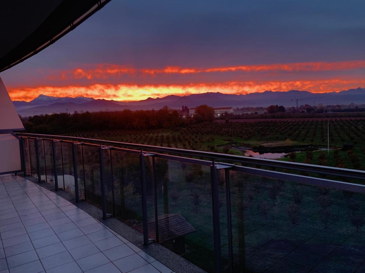 Glass House Cuneo Bagian luar foto